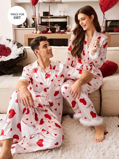 CoupledUp طقم بيجامة رجالي بأكمام قصيرة مطبوع عليه قلب وأحرف