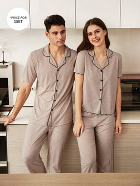 CoupledUp ملابس علوية وبنطلون قطني ناعم ذو تصميم مريح، مجموعة ملابس منزلية/نوم كاجوال للأزواج، بياقة كاكي وخطوط سوداء على الحواف