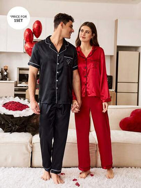 CoupledUp بيجامة رجالية مجموعة كارديجان مطرز بقلب من الحرير الاصطناعي مع تريم متباين
