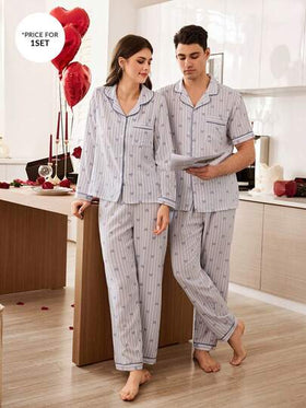 CoupledUp طقم بيجامة رجالي مزين بطباعة قلب مموج على الياقة والأطراف