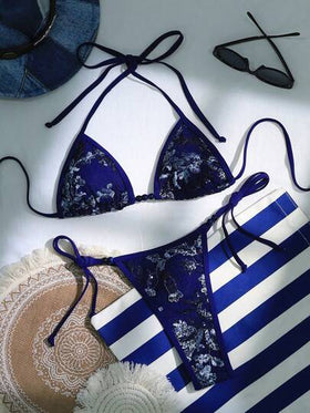 Swim SXY مجموعة بكيني مكونة من قطعتين مع سروال داخلي، مزينة بالترتر والتطريز والدانتيل، بتصميم عصري جريء مناسب لحفلات الشاطئ للنساء