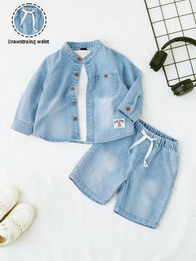 SHEIN Playful Pals طقم قميص جينز فضفاض وبنطال جينز مريح للأولاد الرضع، وصول جديد لربيع/خريف، لون أزرق فاتح مغسول، بطراز كولومبي مع شعار وتصميم سحاب، مناسب للكاجوال والحفلات والاستخدام اليومي والعطلات والمدرسة والتنقل والمنزل