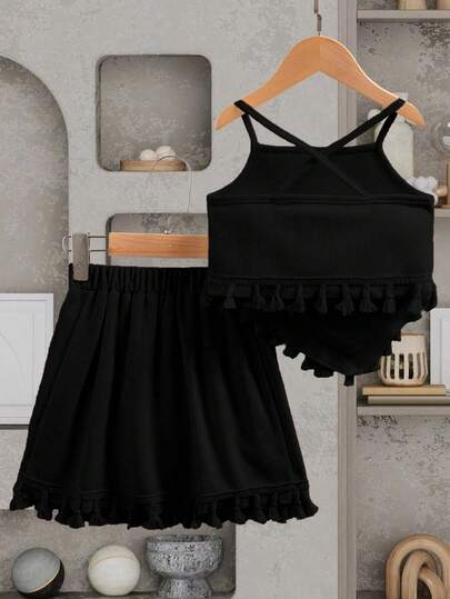 SHEIN Elladie kids طقم ملابس علوية كامي بحاشية غير متماثلة وتنورة بحاشية شرابة قطعتين للفتيات الصغيرات