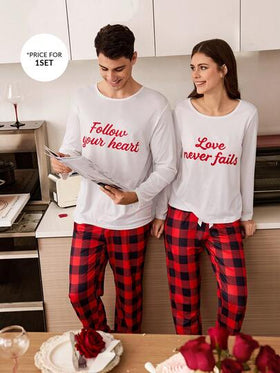 CoupledUp طقم بيجامة للأزواج بشعار عيد الحب والنمط المربع