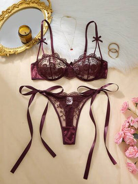 SHEIN مجموعة ملابس داخلية نسائية من قطعتين، سروال أرجواني مطرز بطراز رومانسي مع ربطة