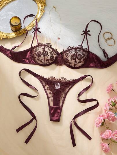 SHEIN مجموعة ملابس داخلية نسائية من قطعتين، سروال أرجواني مطرز بطراز رومانسي مع ربطة