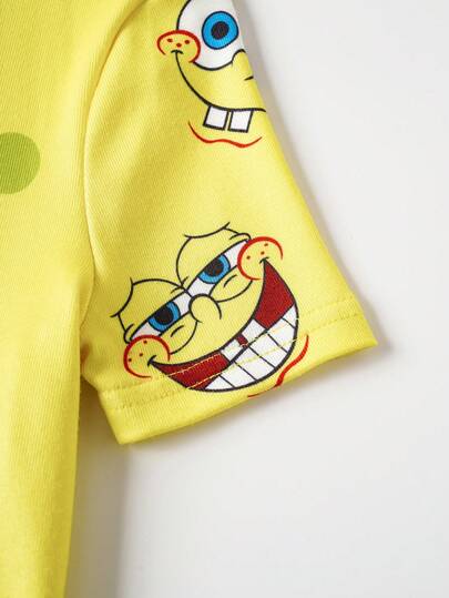 SpongeBob SquarePants | SHEIN بيجامة مكونة من ملابس علوية كم قصير وشورت بطبعة كرتونية للأولاد، مناسبة للارتداء