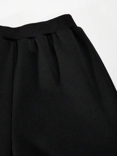 SHEIN مجموعة بنطلون وبلوزة رياضية كاجوال للبنات المراهقات، بتصميم أزهار بيضاء على خلفية رمادية، بسحاب وقطع فضفاضة، مناسبة للخريف والشتاء