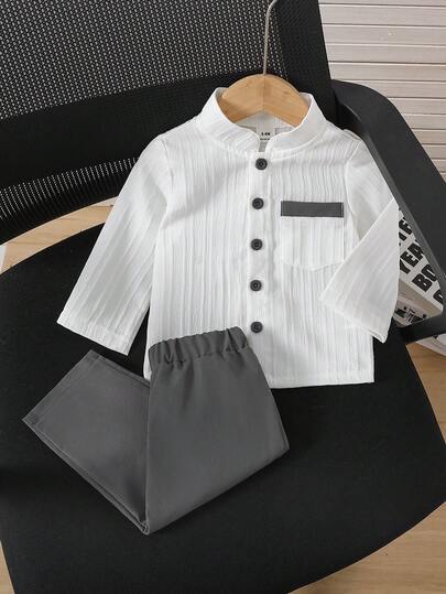 SHEIN Vintaside Kids مجموعة من قطعتين للأولاد الرضع، ملابس علوية بياقة مندرين وأكمام قصيرة مع أزرار وجيوب قصاصة، مقترن مع شورت ذو خصر مطاطي، ملابس كاجوال فضفاضة مريحة، وصول جديد للصيف