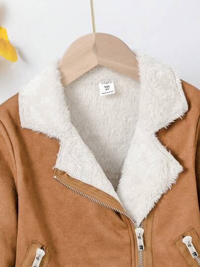 SHEIN معطف سويد مزيف مبطن بالحرارة ذو طوق منقلب سميك للفتيات الصغيرات، عصري وشامل للخروجات اليومية، مناسب للتنسيق مع مختلف الجوارب والتي شيرتات والبناطيل، مناسب للخريف والشتاء