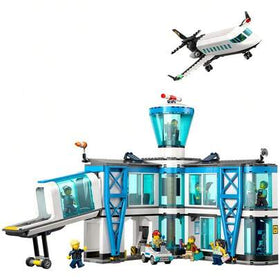 LEGO طقم لعبة مكعبات بناء مطار المدينة - لعبة بناء للأطفال - مجموعة لعب تظاهر بالسفر مناسبة للأولاد والبنات من عمر 8 سنوات فما فوق - تشمل 9 شخصيات صغيرة - هدية عيد ميلاد إبداعية - 60502
