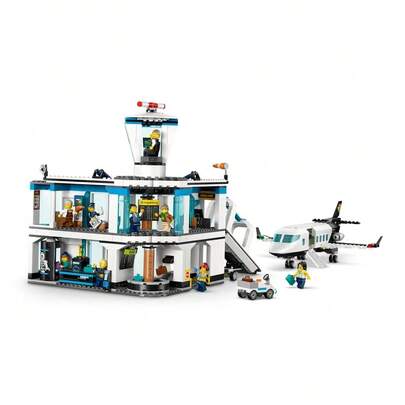 LEGO طقم لعبة مكعبات بناء مطار المدينة - لعبة بناء للأطفال - مجموعة لعب تظاهر بالسفر مناسبة للأولاد والبنات من عمر 8 سنوات فما فوق - تشمل 9 شخصيات صغيرة - هدية عيد ميلاد إبداعية - 60502