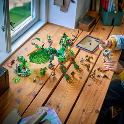 LEGO مجموعة ألعاب بناء كتل نينجاجو التنين الحياة، مناسبة للأولاد والبنات، تتضمن لعبة تنين متحركة ومجموعة مشهد، مع ميكا صغير و8 شخصيات صغيرة، مناسبة للأطفال من عمر 9 سنوات فما فوق، هدية عيد ميلاد
