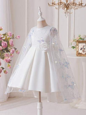 SHEIN فستان زفاف أبيض مطرز بالترتر والفراشات مع قطع من الشبك للفتاة الصغيرة
