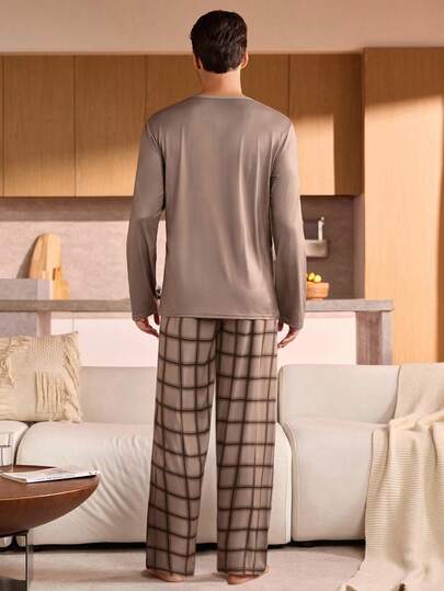 Manfinity Underwear&Sleepwear Basics بدلة نوم للرجال كبار الحجم من قطعتين، ملابس علوية لون سادة وبنطلون مربعات