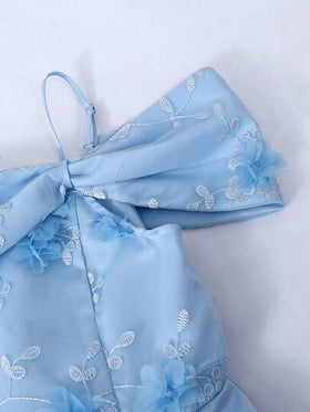 SHEIN فستان مناسب للمراهقات بتصميم كتف مكشوف وربطة عقدة، مناسب للحفلات، باللون الأزرق