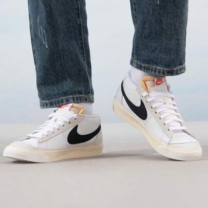 Nike حذاء رياضي رجالي من طراز BLAZER LOW PRO CLUB