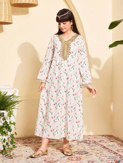 SHEIN فستان كاجوال تقليدي عربي/ للبنات الصغيرات، بنقشة زهور، وحواف مطرزة، وفستان ماكسي فضفاض، وقفطان ملون بأكمام طويلة