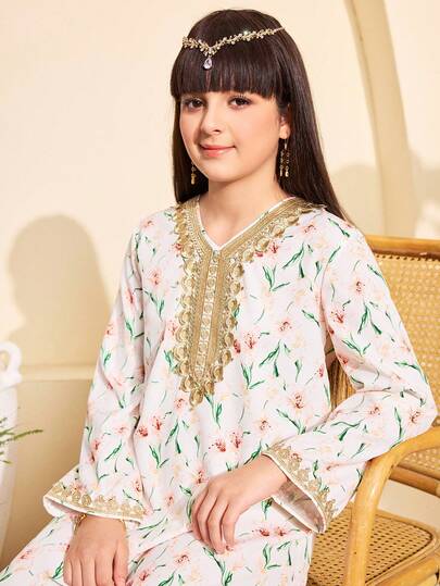 SHEIN فستان كاجوال تقليدي عربي/ للبنات الصغيرات، بنقشة زهور، وحواف مطرزة، وفستان ماكسي فضفاض، وقفطان ملون بأكمام طويلة