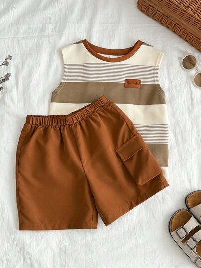 SHEIN طقم ملابس علوية أكمام قصيرة مخطط وشورت كارجو للأولاد، موضة الربيع/الصيف، ملابس يومية مريحة، عودة إلى المدرسة، قطعتان