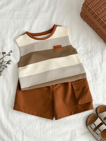 SHEIN طقم ملابس علوية أكمام قصيرة مخطط وشورت كارجو للأولاد، موضة الربيع/الصيف، ملابس يومية مريحة، عودة إلى المدرسة، قطعتان
