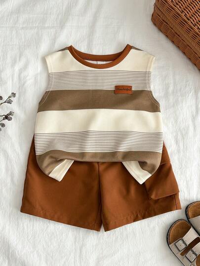 SHEIN طقم ملابس علوية أكمام قصيرة مخطط وشورت كارجو للأولاد، موضة الربيع/الصيف، ملابس يومية مريحة، عودة إلى المدرسة، قطعتان