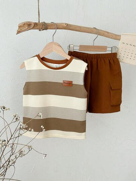 SHEIN طقم ملابس علوية أكمام قصيرة مخطط وشورت كارجو للأولاد، موضة الربيع/الصيف، ملابس يومية مريحة، عودة إلى المدرسة، قطعتان