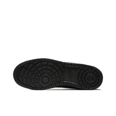 Nike حذاء رياضي كاجوال عالي الكاحل من جلد داعم ودافئ من نايك كورت بورو ميد، أسود