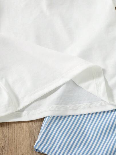 مجموعة قميص وشورت صيفية للأولاد، قميص بياقة دائرية وأكمام قصيرة مطبوع عليه حرف، وشورت بخصر مطاطي، ملابس كاجوال للخروج