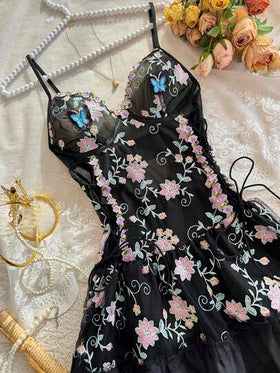 FloralLove ثوب نوم نسائي شفاف مطرز بالزهور مع تصميم رباط جذاب