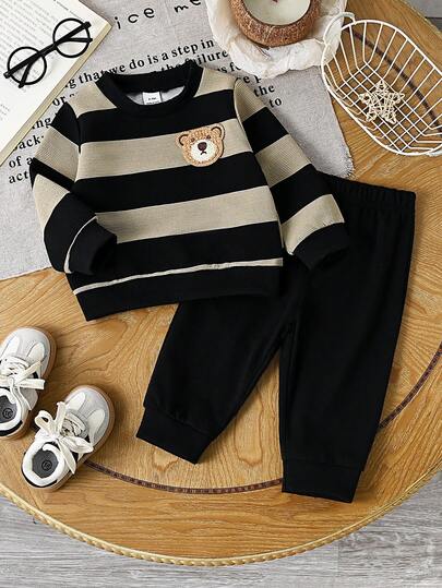 SHEIN ملابس علوية طويل الأكمام بياقة طاقم مع رسومات دب جميلة، مع بنطلون نحيف بلون أحمر ، طقم ملابس كاجوال مناسب للخروجات والبيت والرياضة الخفيفة وحفلات عيد الميلاد