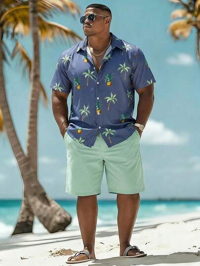 Manfinity Swimmode قميص أكمام قصيرة مطبوع بأشجار النخيل والأناناس وشورت بخصر مرن للرجال بمقاسات كبيرة، طقم للعطلات الصيفية والشاطئ