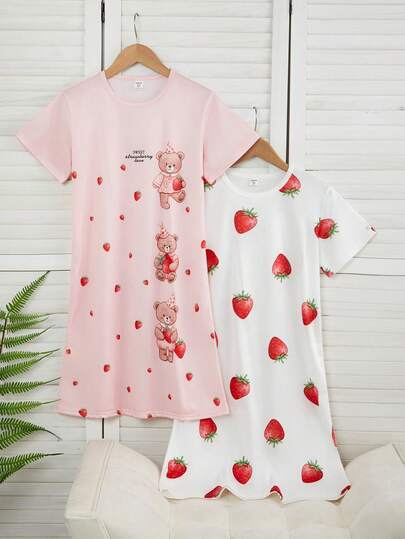 بيجامات للفتيات المراهقات - قطعتان، فستان نوم بأكمام قصيرة وياقة مستديرة، مطبوع بدب تيدي وفراولة باللونين الوردي والأبيض، لطيف وناعم ومريح وخفيف الوزن، ملابس نوم وراحة منزلية، هدية مناسبة لليلة البيجامات، سهلة الرعاية، تنزع بسهولة، ضرورية للصيف