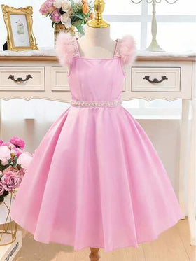 فستان حفلة أنيق للبنات مزين بالريش الطويل وتريم اللؤلؤ، وردي