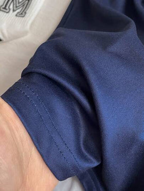 طقم تي شيرت مطبوع بحرف مع شورت مخطط أزرق، ملابس مريحة مناسبة للخروج والعطلات والحرم الجامعي والأنشطة الخارجية والاستخدام اليومي