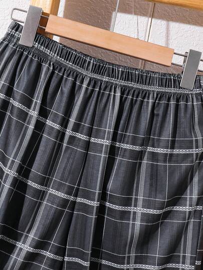 SHEIN مجموعة بيجامة شورت كاجوال بجيب ذات رقبة دائرية بنمط المربعات لصبية المراهقين، قطعتان