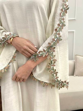 Yasmyna رمضان فستان نسائي فضفاض بأكمام طويلة بطراز عربي مزين بتطريز وتصميم متقاطع