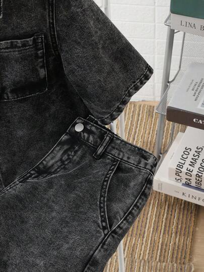 SHEIN قطعتان مجموعة ملابس كاجوال عصرية للأولاد المراهقين من الجينز المغسول باللون الأسود، تتكون من قميص كم قصير مريح وناعم وشورت جينز فضفاض ومريح، مناسب للأطفال والمراهقين للارتداء اليومي والأزياء الربيعية والصيفية وحفلات الموسيقى والملابس الشارعية