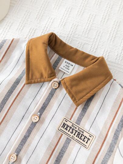 SHEIN مجموعة قميص وشورت للأطفال الصبيان 2 قطعة، طراز كوري صيفي عادي، لون بني كاكي مخطط ، قصير الأكمام وشورت خصر مطاطي، مناسب لحفلات عيد الميلاد والحفلات المسائية والأعراس وحفلات استقبال المولود الجديد وعيد الميلاد الأول