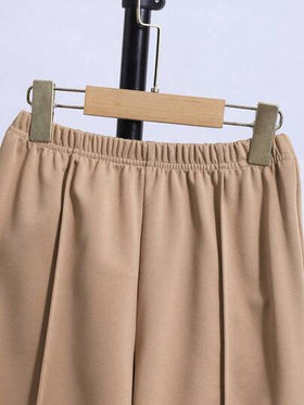 SHEIN Mirajuku مجموعة ملابس علوية كم قصير وشورت كاجوال للأولاد، مقاس كبير قطعتان