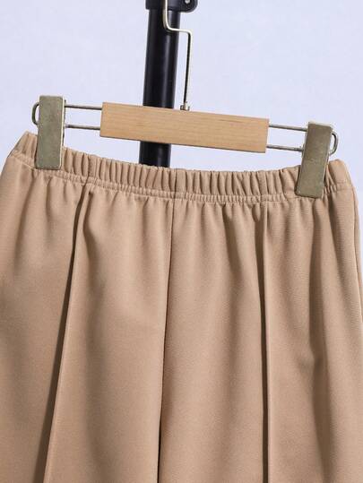 SHEIN Mirajuku مجموعة ملابس علوية كم قصير وشورت كاجوال للأولاد، مقاس كبير قطعتان