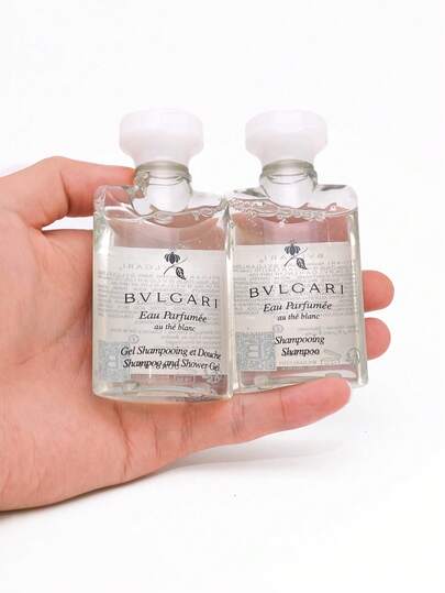 Bvlgari مجموعة شامبو وغسول الجسم بحجم السفر 40 مل، العناية بالشعر والجسم، طقم استحمام محمول، شامبو منعش وتركيبة غسول الجسم، زجاجات بحجم 40 مل