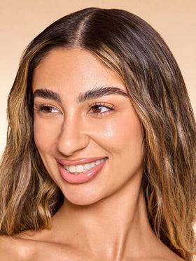 SHEGLAM Skin Sync Satin كريم أساس-Nude علامة تجارية جمال مكياج ميكب مستحضرات تجميل للنساء الفتيات مثالي لفصل الشتاء الربيع مثالي ل- Y2K أزياء أنيقة رمضان هدية حفلة جاهز أفضل لون