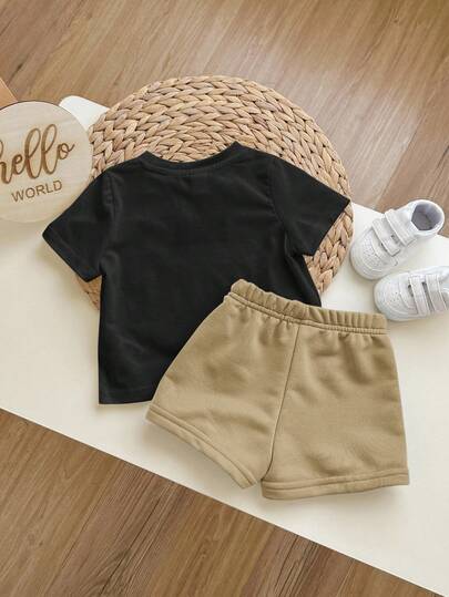 SHEIN مجموعة قميص كاجوال قصير الأكمام وشورت بلون متباين مناسبة للأطفال الصبية، قطعتان، ملابس يومية مريحة وعملية للمدرسة والخروجات والرياضة، مناسبة للربيع والصيف