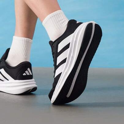 Adidas أحذية رجالية ونسائية جديدة، أحذية كاجوال شبكية قابلة للتنفس، أحذية جري رياضية تمتص الصدمات