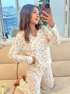 SHEIN ملابس منزلية مريحة وكاجوال للفتيات المراهقات مزينة بنقشة الأزهار والفيونكة