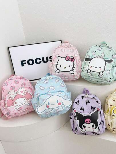 Sanrio حقيبة ظهر كرتونية جديدة من سانريو - حقيبة ظهر متعددة الوظائف ذات حجرتين، تصميم كرتوني جذاب، مناسبة للاستخدام اليومي والعودة إلى المدرسة. قماش بوليستر خفيف الوزن، مقاوم للماء ومانع للرطوبة لحماية العناصر، جيوب متعددة للتخزين المنظم. أشرطة كتف قابلة