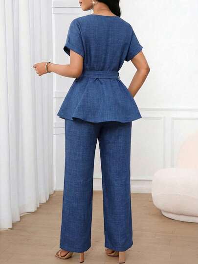 SHEIN Lady طقم كاجوال بقطعتين للنساء، لون أحادي، رقبة دائرية، أكمام قصيرة، حافة مطوية، خصر مربوط، تصميم بسيط