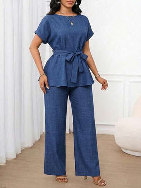 SHEIN Lady طقم كاجوال بقطعتين للنساء، لون أحادي، رقبة دائرية، أكمام قصيرة، حافة مطوية، خصر مربوط، تصميم بسيط