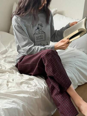 DAZY طقم بيجامة للنساء يتكون من ملابس علوية مطبوعة بحرف وصورة كلب مع بنطلون بيجامة فضفاض مربع الأنماط رمضان